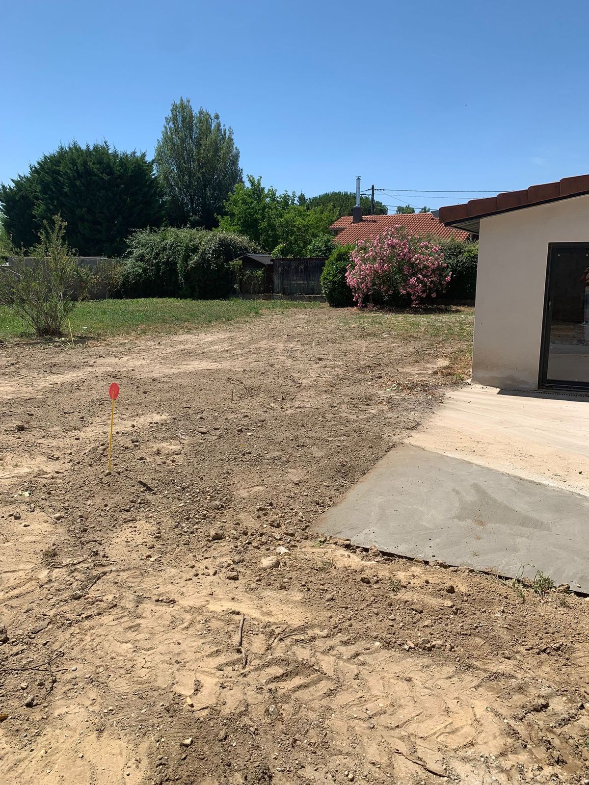 Terrain nivelé après terrassement à Anse dans le Val de Saône