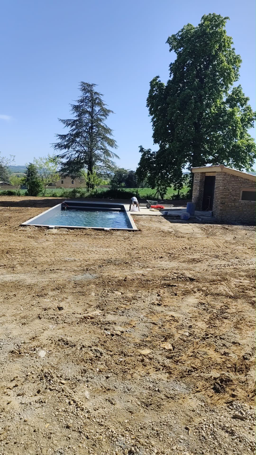 Terrassement et abords de piscine a Morance